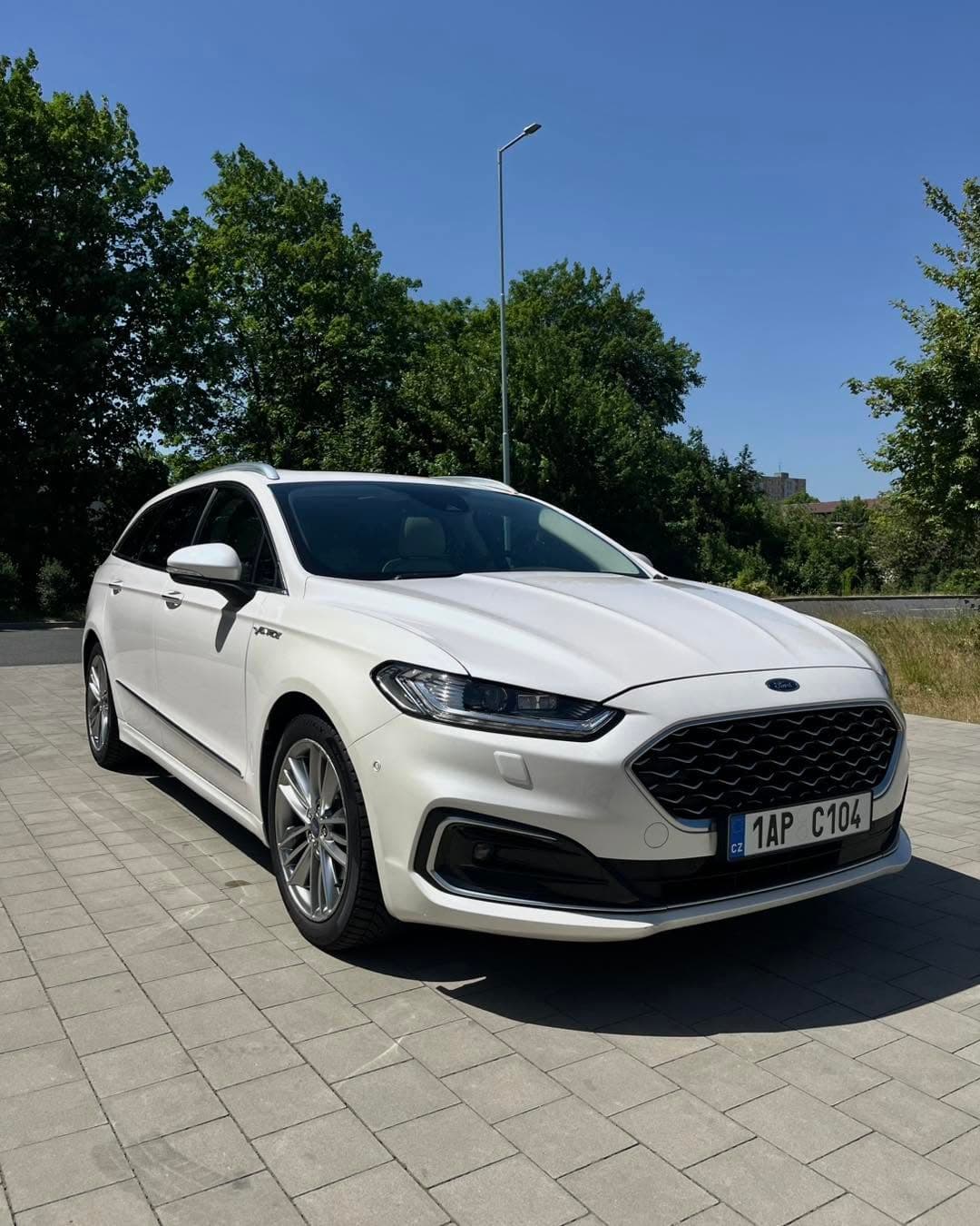 Ford Mondeo Hybrid Vignale - foto 1