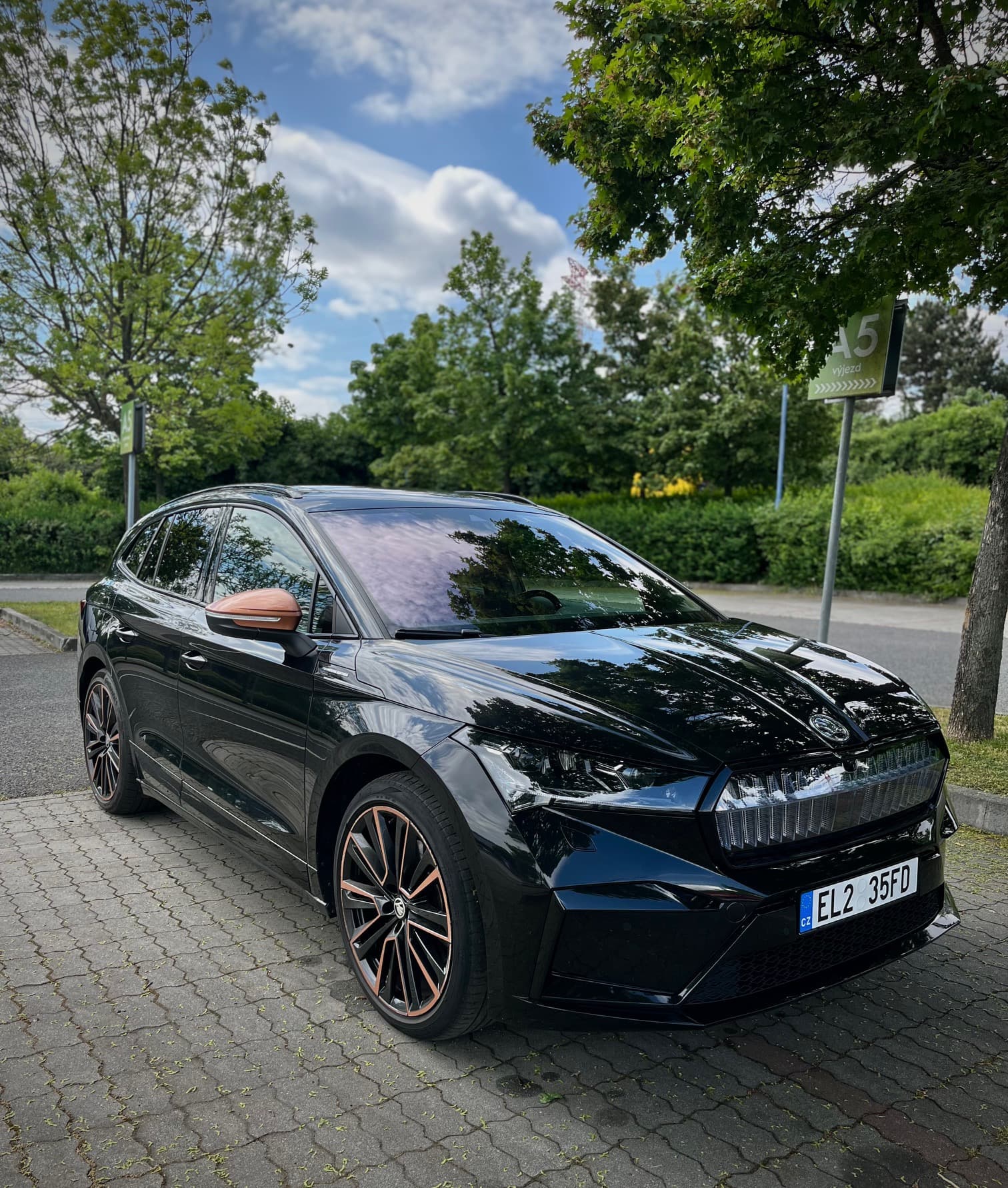 Škoda Enyaq Founders Edition - foto 1